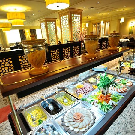 Grand Tien Shan Hotel Almaty Restaurant photo