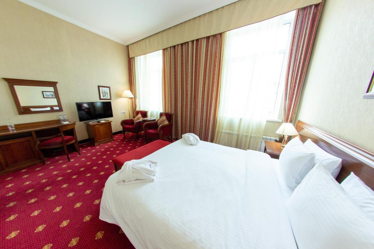 Grand Tien Shan Hotel Almaty Exterior photo