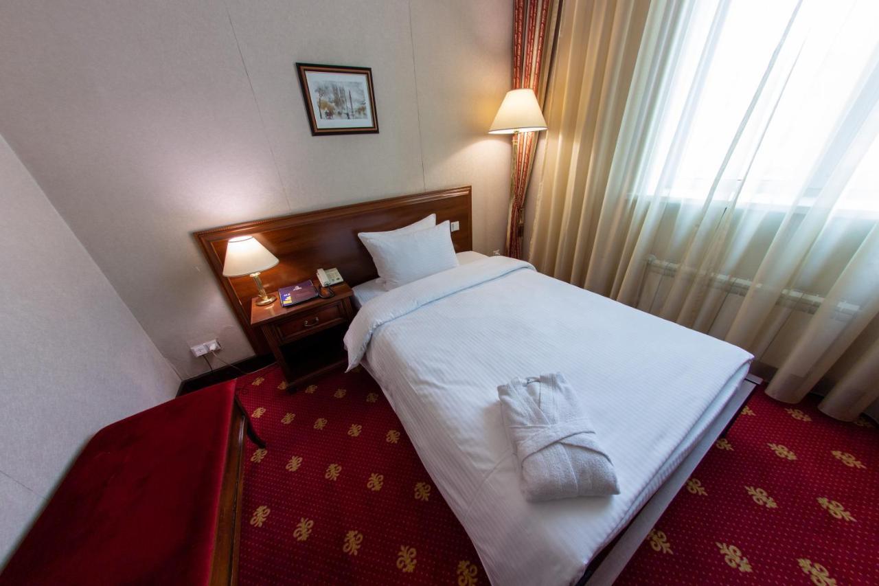 Grand Tien Shan Hotel Almaty Exterior photo