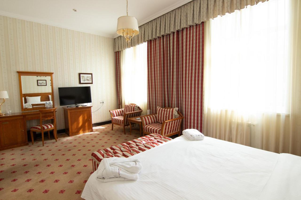 Grand Tien Shan Hotel Almaty Exterior photo