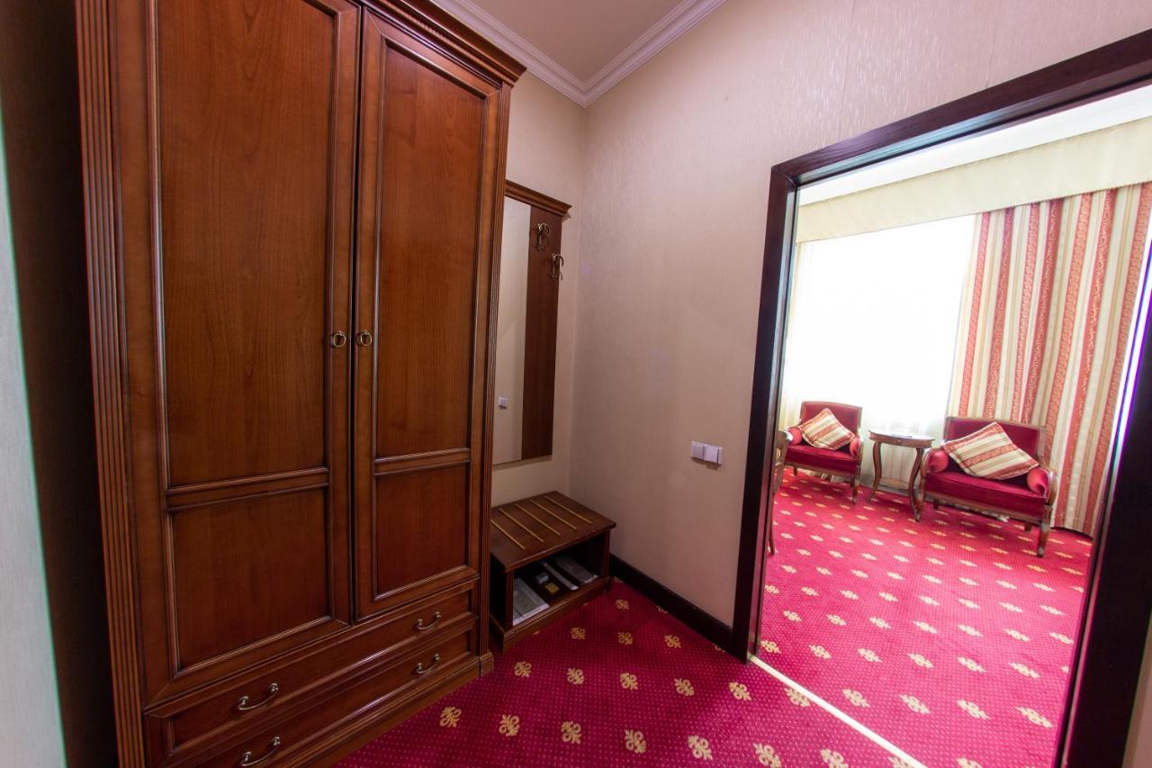 Grand Tien Shan Hotel Almaty Exterior photo