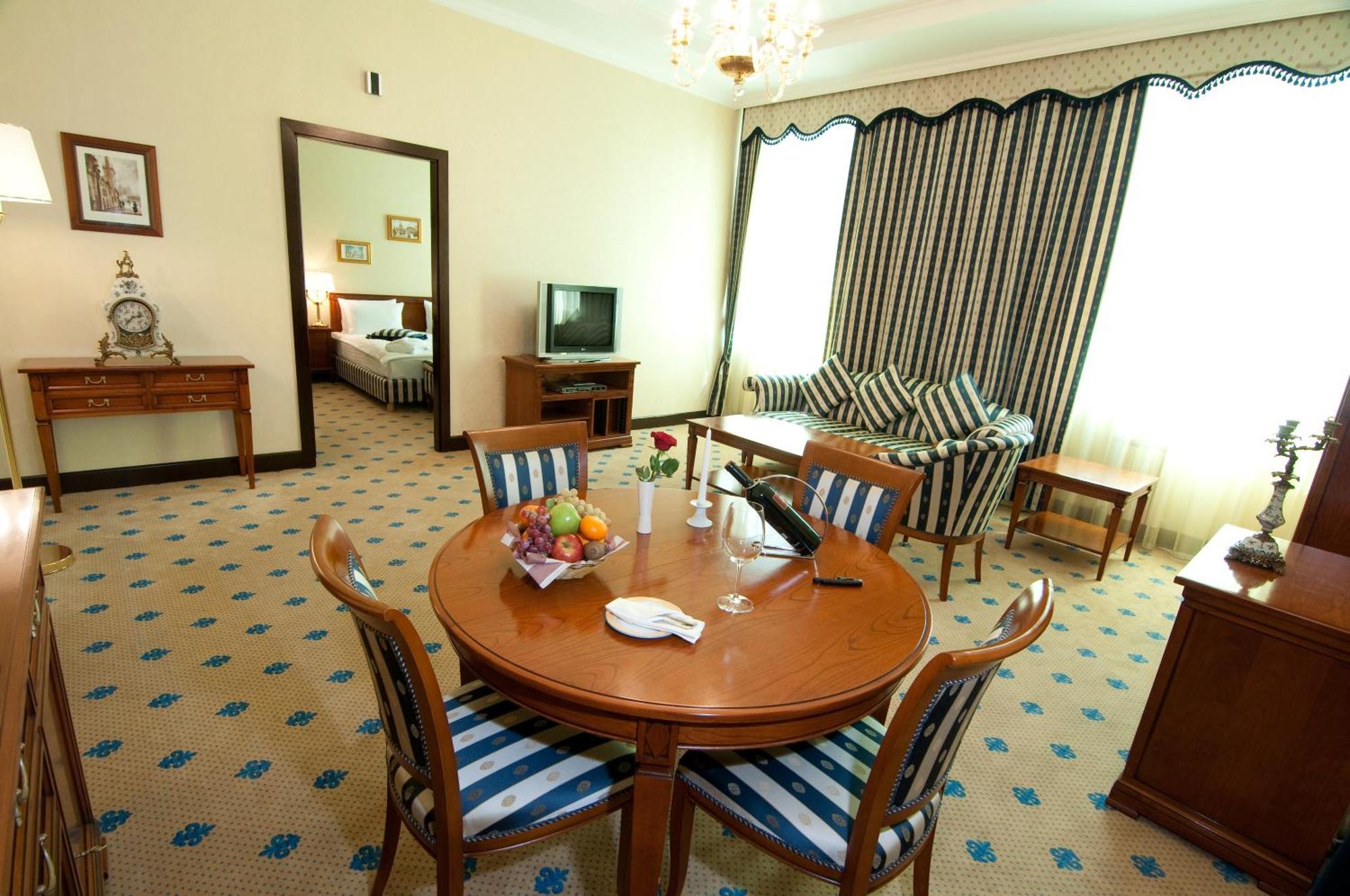 Grand Tien Shan Hotel Almaty Exterior photo