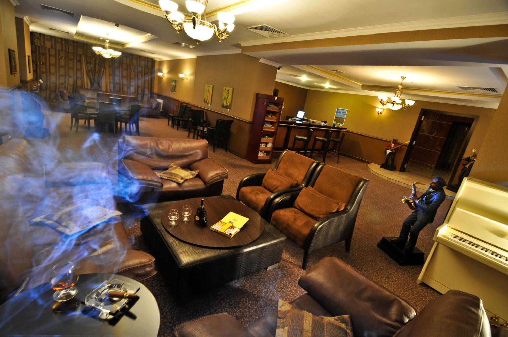 Grand Tien Shan Hotel Almaty Exterior photo