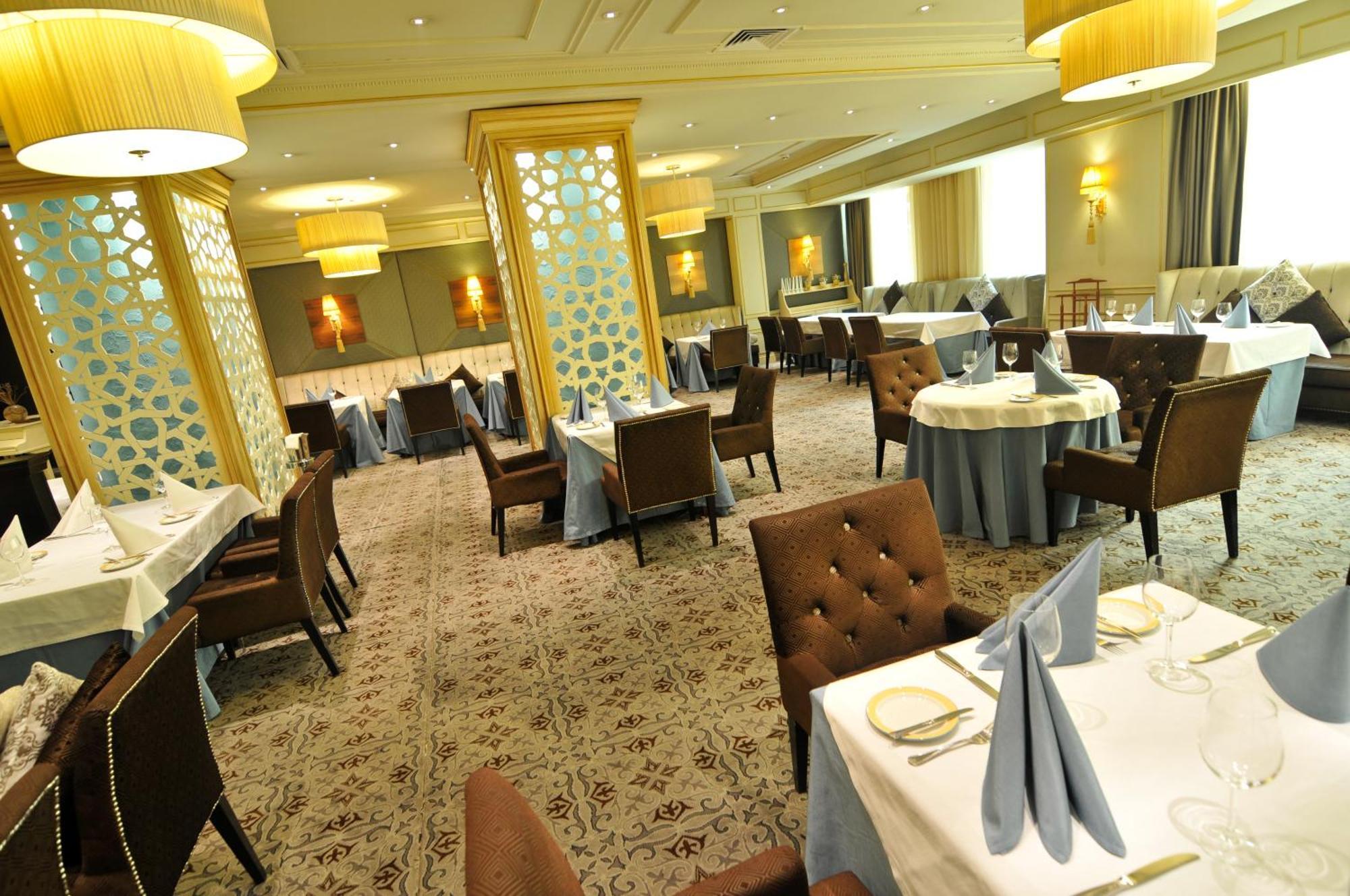 Grand Tien Shan Hotel Almaty Restaurant photo